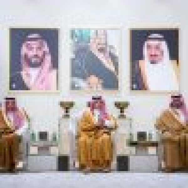 وزير الداخلية يلتقي أمير منطقة الباحة ويط لع على المبادرات التنموية بالمنطقة وزير الداخلية يلتقي أمير منطقة الباحة ويط لع على المبادرات التنموية بالمنطقة