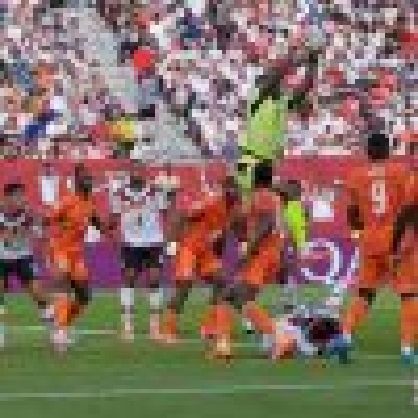 ألمانيا تتأهل إلى دور الـ32 بفوزها على ساحل العاج في كأس العالم ألمانيا تتأهل إلى دور الـ32 بفوزها على ساحل العاج في كأس العالم