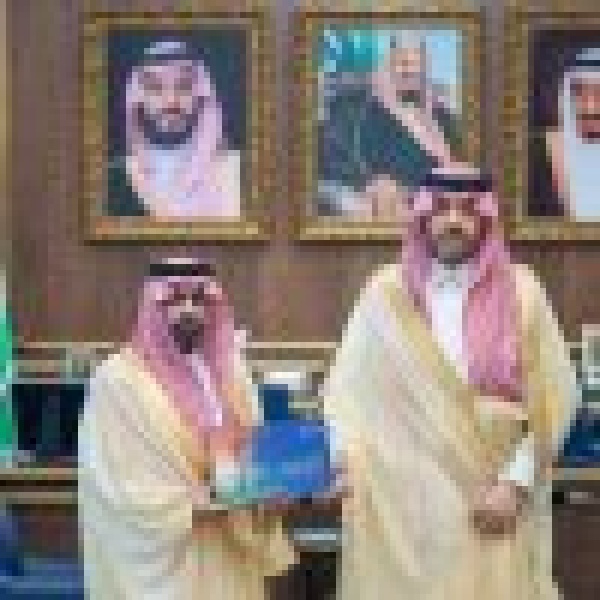 أمير الحدود الشمالية يتسل م تقرير إنجازات صندوق تنمية الموارد البشرية بالمنطقة لعام 2025
