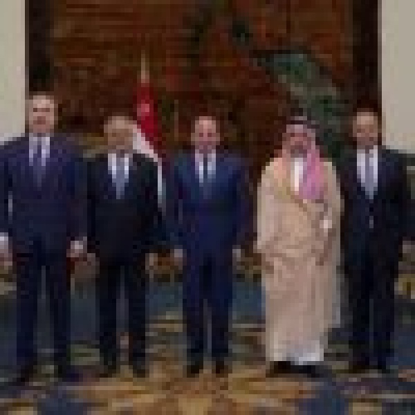 الرئيس المصري يستقبل وزير الخارجية ووزراء خارجية المجموعة الرباعية الرئيس المصري يستقبل وزير الخارجية ووزراء خارجية المجموعة الرباعية