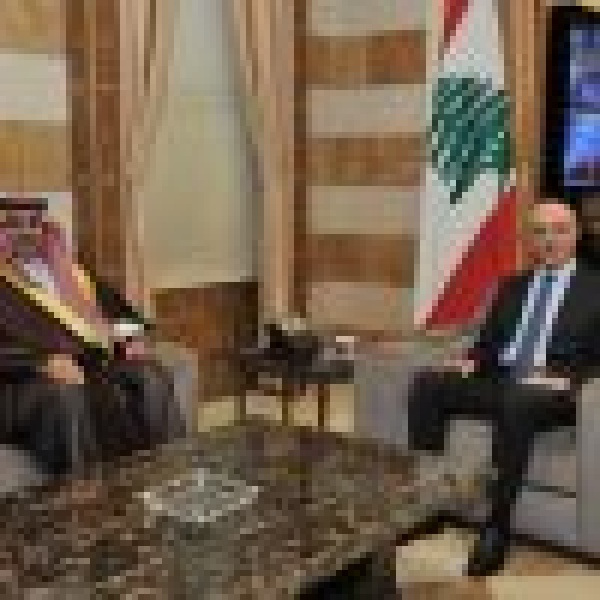 وزير الداخلية اللبناني يستقبل سفير المملكة لدى لبنان وزير الداخلية اللبناني يستقبل سفير المملكة لدى لبنان
