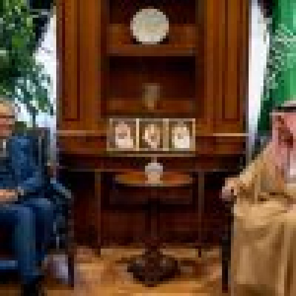 وزير الدولة للشؤون الخارجية يستقبل سفير إيطاليا لدى المملكة
