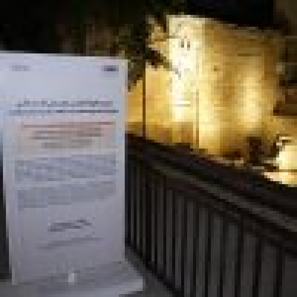 زوار جدة التاريخية يستكشفون مسار الحج التاريخي
