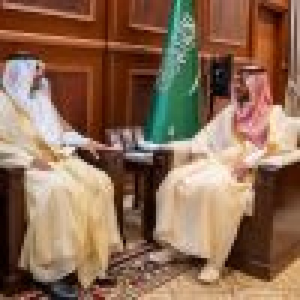 نائب أمير حائل يستقبل عضو مجلس إدارة المركز الوطني للدراسات والبحوث الاجتماعية نائب أمير حائل يستقبل عضو مجلس إدارة المركز الوطني للدراسات والبحوث الاجتماعية
