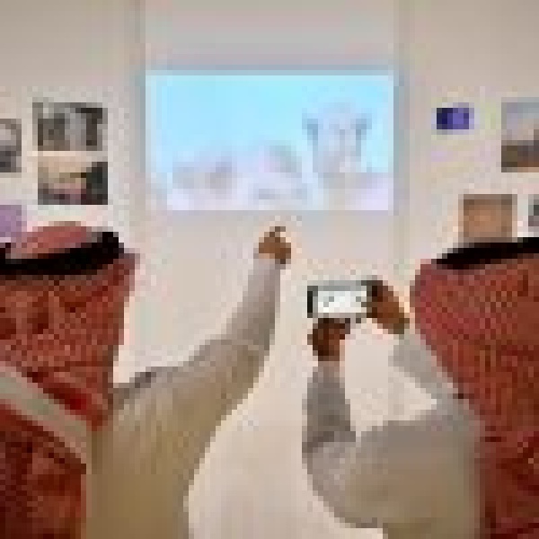 معرض الصيف للفنون يقدم تجربة فنية متنوعة للزوار ضمن صيفنا على كيفنا معرض الصيف للفنون يقدم تجربة فنية متنوعة للزوار ضمن صيفنا على كيفنا