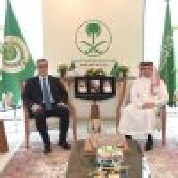المندوب الدائم للمملكة لدى جامعة الدول العربية يلتقي سفير الجزائر ومندوبها الدائم لدى الجامعة العربية المندوب الدائم للمملكة لدى جامعة الدول العربية يلتقي سفير الجزائر ومندوبها الدائم لدى الجامعة العربية