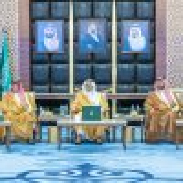 أكد أهمية ترسيخ قيم الذوق العام بالمجتمع أمير المنطقة الشرقية يرعى الحفل الختامي لمشروع مجتمع الذوق بمحافظة الخبر أكد أهمية ترسيخ قيم الذوق العام بالمجتمع أمير المنطقة الشرقية يرعى الحفل الختامي لمشروع مجتمع الذوق بمحافظة الخبر