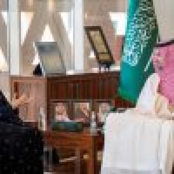 محافظ الدرعية يستقبل الأمين العام لمنظمة التعاون الرقمي ويبحث مجالات الاقتصاد الرقمي محافظ الدرعية يستقبل الأمين العام لمنظمة التعاون الرقمي ويبحث مجالات الاقتصاد الرقمي