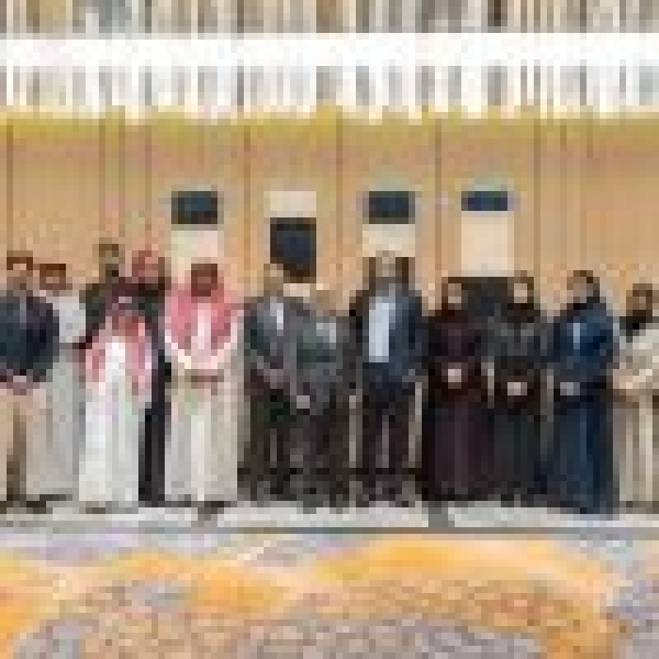وزير الاتصالات يجتمع بالطلبة المبتعثين في كوريا ويؤكد دورهم في بناء مستقبل التقنية والذكاء الاصطناعي