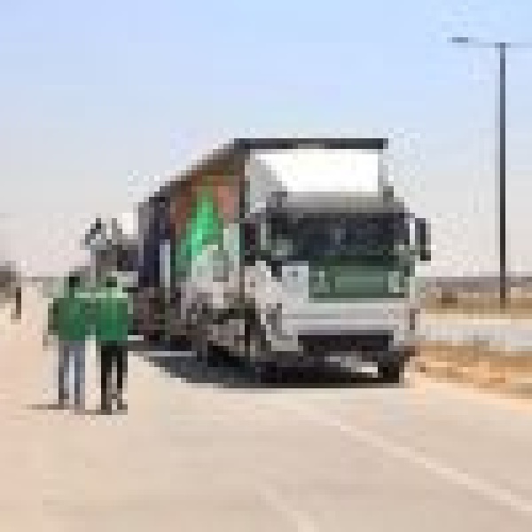 وصول قافلة مساعدات إنسانية جديدة إلى قطاع غزة