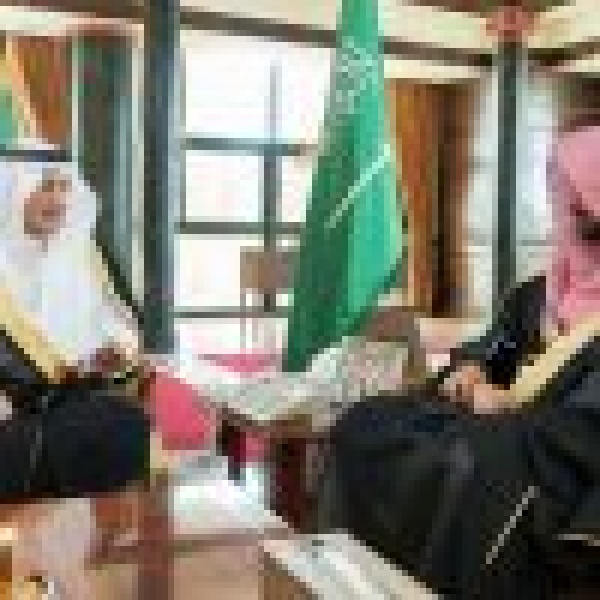 بمناسبة تكليفه حديثا أمير تبوك يستقبل رئيس النيابة العامة بالمنطقة بمناسبة تكليفه حديثا أمير تبوك يستقبل رئيس النيابة العامة بالمنطقة
