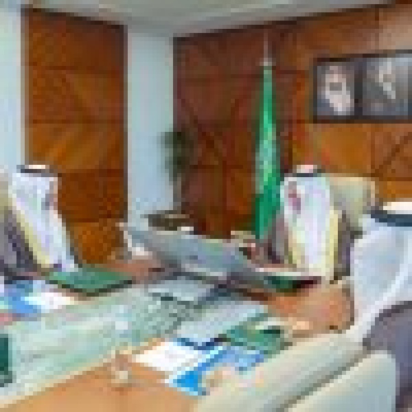 اطلع على أعمالها ومشاريعها أمير المنطقة الشرقية يستقبل رئيس القطاع الشرقي لشركة المياه الوطنية اطلع على أعمالها ومشاريعها أمير المنطقة الشرقية يستقبل رئيس القطاع الشرقي لشركة المياه الوطنية