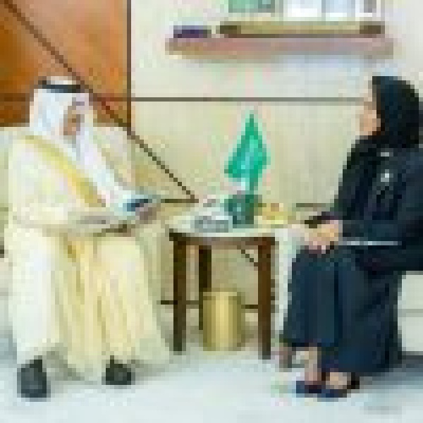أمير الشرقية يستقبل الأمين العام لمجلس المنطقة للمسؤولية الاجتماعية أبصر أمير الشرقية يستقبل الأمين العام لمجلس المنطقة للمسؤولية الاجتماعية أبصر