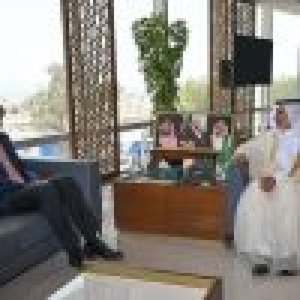 المشرف العام على اغاثي الملك سلمان يلتقي السفير الإيطالي لدى المملكة المشرف العام على اغاثي الملك سلمان يلتقي السفير الإيطالي لدى المملكة