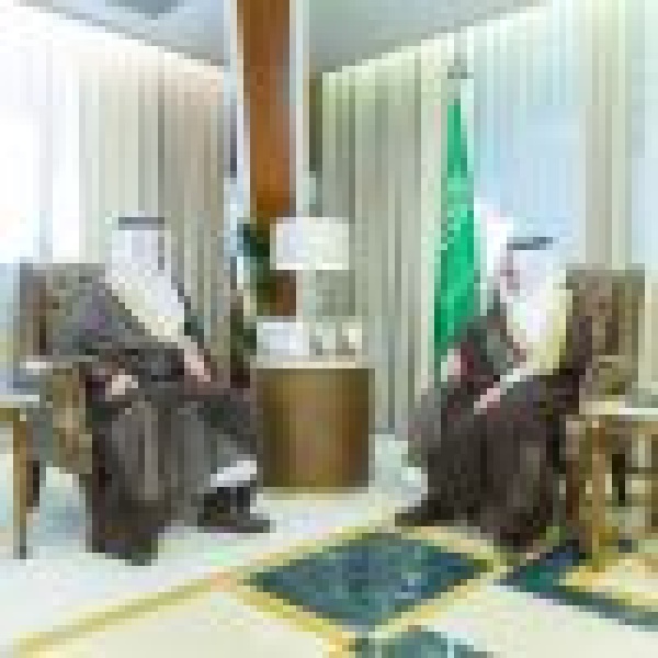 أمير الشرقية يستقبل رئيس وأعضاء مجلس إدارة غرفة الأحساء أمير الشرقية يستقبل رئيس وأعضاء مجلس إدارة غرفة الأحساء