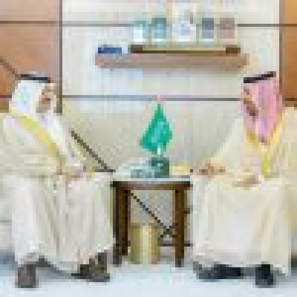 أمير الشرقية يط لع على مشروع صندوق الوقف الإسعافي للهلال الأحمر السعودي أمير الشرقية يط لع على مشروع صندوق الوقف الإسعافي للهلال الأحمر السعودي