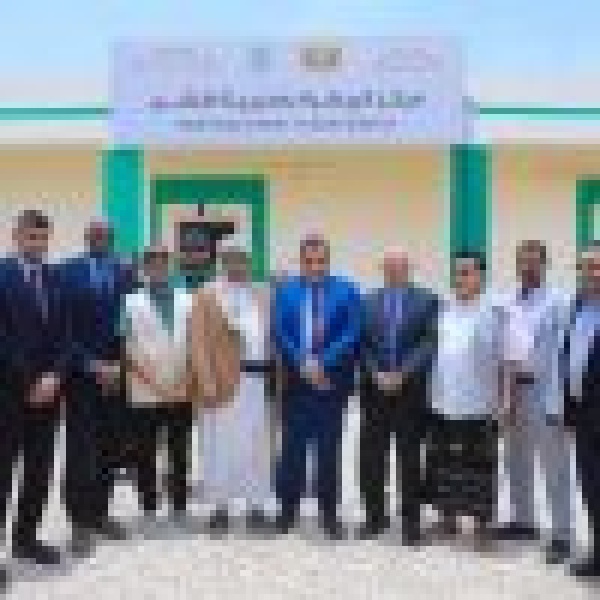 وزيرا الزراعة والمياه اليمنيان يتفقدان مركز البيطرة في محافظة المهرة وزيرا الزراعة والمياه اليمنيان يتفقدان مركز البيطرة في محافظة المهرة