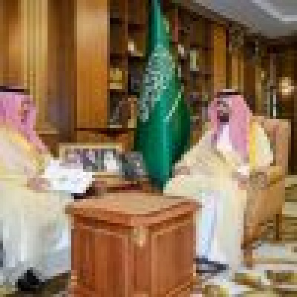 أمير منطقة جازان يط لع على تقرير الخدمات البلدية بمحافظة صامطة أمير منطقة جازان يط لع على تقرير الخدمات البلدية بمحافظة صامطة