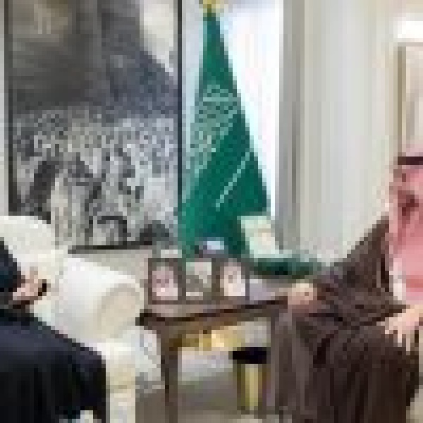 نائب أمير الجوف يستقبل نائب وزير التجارة