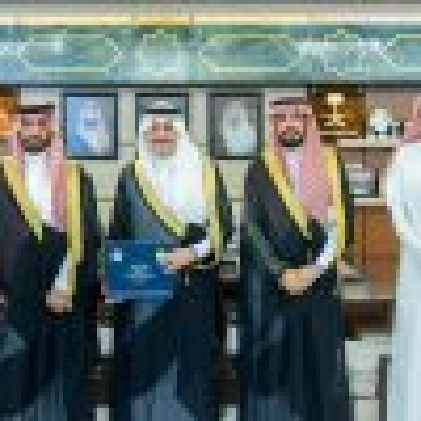 أمير الشرقية يستقبل مدير عام فرع هيئة الأمر بالمعروف والنهي عن المنكر بالمنطقة