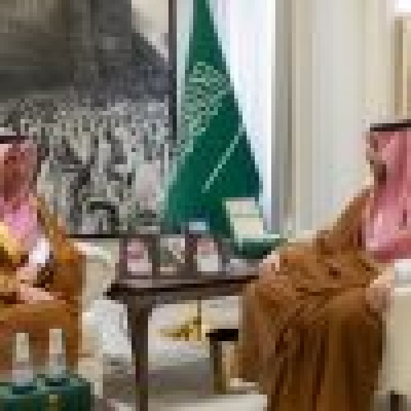 نائب أمير الجوف يستقبل مدير التعليم بالمنطقة نائب أمير الجوف يستقبل مدير التعليم بالمنطقة