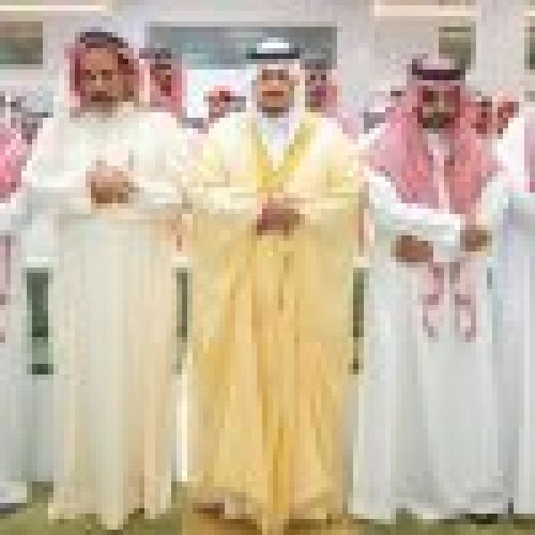 نائب أمير منطقة الرياض يؤدي صلاة الميت على محمد المطيري نائب أمير منطقة الرياض يؤدي صلاة الميت على محمد المطيري