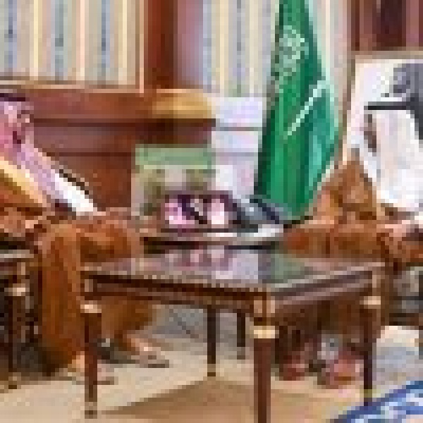 نائب أمير المدينة يستقبل رئيس الاتحاد السعودي للكانو والكاياك
