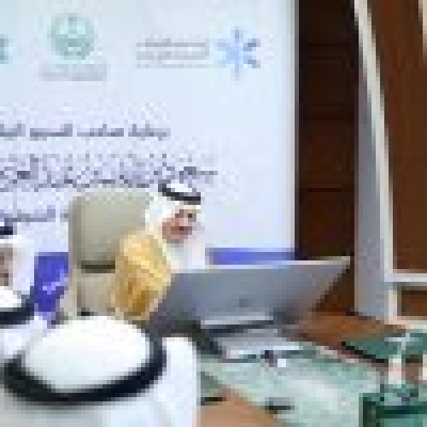 أمير المنطقة الشرقية يدش ن جائزة التميز في العمل الأهلي أمير المنطقة الشرقية يدش ن جائزة التميز في العمل الأهلي