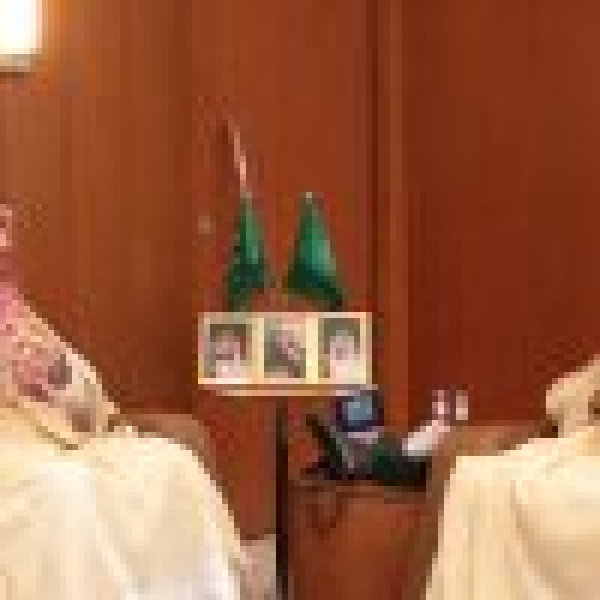 محافظ البنك المركزي السعودي يلتقي رئيس مجلس هيئة السوق المالية محافظ البنك المركزي السعودي يلتقي رئيس مجلس هيئة السوق المالية