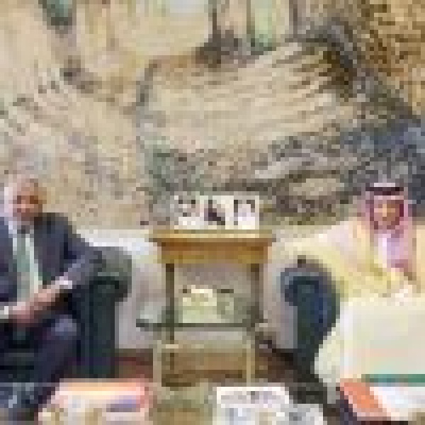 نائب وزير الخارجية يستقبل سفير السودان لدى المملكة