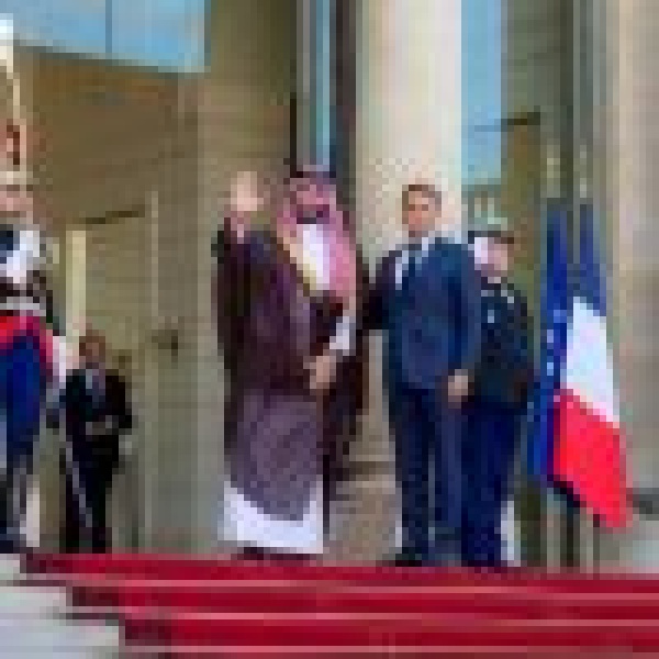 سمو ولي العهد والرئيس الفرنسي يرأسان اجتماع مجلس الشراكة الإستراتيجي ويشهدان تبادل عدد من الاتفاقيات ومذكرات التفاهم