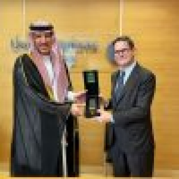 رئيس هيئة الرقابة ومكافحة الفساد يلتقي رئيس وكالة الاتحاد الأوروبي للتعاون في مجال العدالة الجنائية رئيس هيئة الرقابة ومكافحة الفساد يلتقي رئيس وكالة الاتحاد الأوروبي للتعاون في مجال العدالة الجنائية