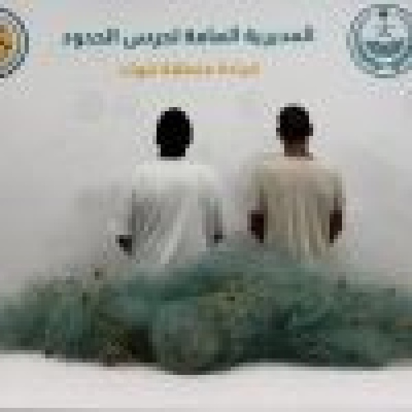 حرس الحدود بمنطقة تبوك يضبط مخالفين للائحة الأمن والسلامة لمزاولي الأنشطة البحرية حرس الحدود بمنطقة تبوك يضبط مخالفين للائحة الأمن والسلامة لمزاولي الأنشطة البحرية