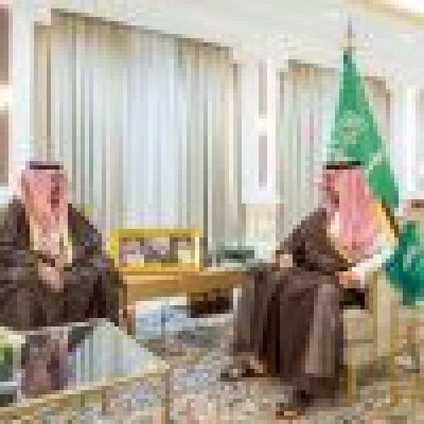 بمناسبة تكليفه حديث ا أمير الجوف يستقبل مدير مركز تنمية الغطاء النباتي بالمنطقة بمناسبة تكليفه حديث ا أمير الجوف يستقبل مدير مركز تنمية الغطاء النباتي بالمنطقة