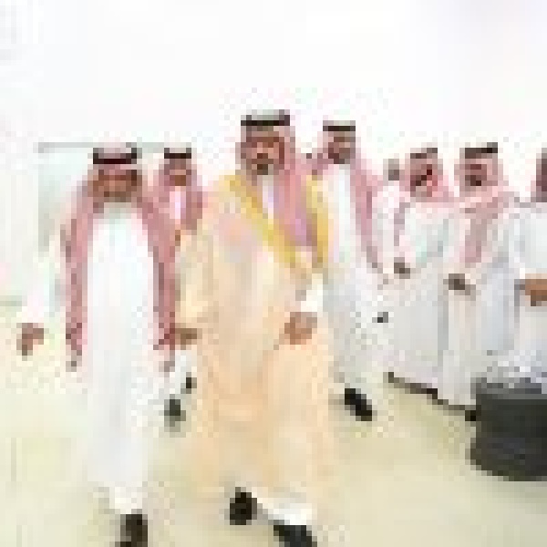 نائب أمير جازان يقد م واجب العزاء لشيخ قبيلة الحربيين في وفاة شقيقه