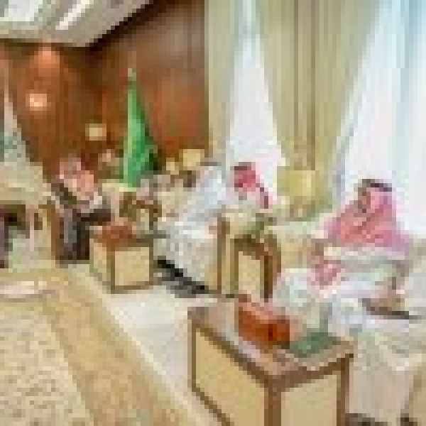 أمير حائل يدشن جائزة الأمير عبدالعزيز بن سعد للتطوع في نسختها الأولى أمير حائل يدشن جائزة الأمير عبدالعزيز بن سعد للتطوع في نسختها الأولى