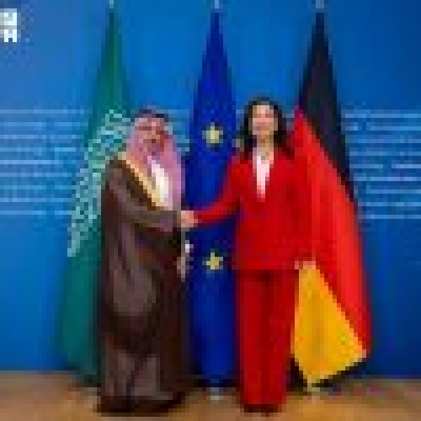 وزير الخارجية يلتقي وزيرة الشؤون الاقتصادية والطاقة الألمانية