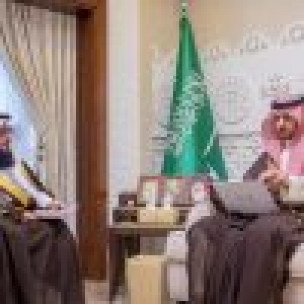 اطلع على أبرز برامجها خلال النصف الأول من 2026 نائب أمير الشرقية يستقبل الرئيس التنفيذي لجمعية البر بالمنطقة
