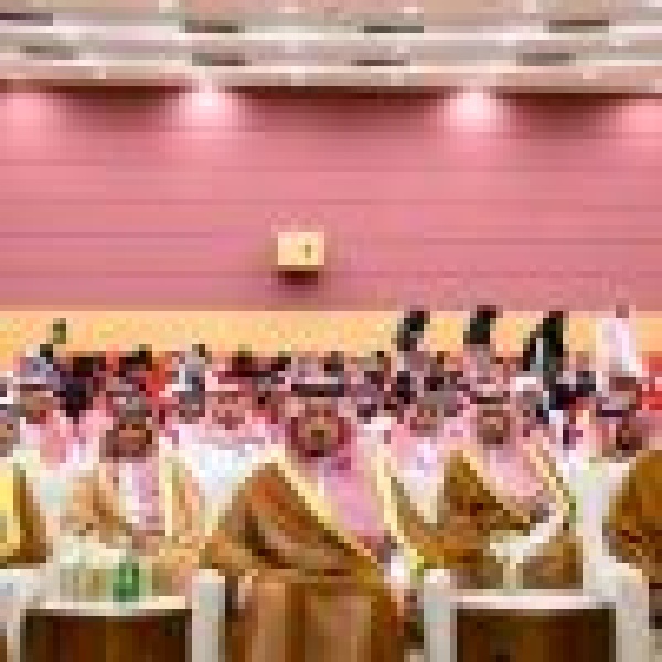 أمير المدينة المنورة يكر م الفائزين في برمجان المنورة 2026