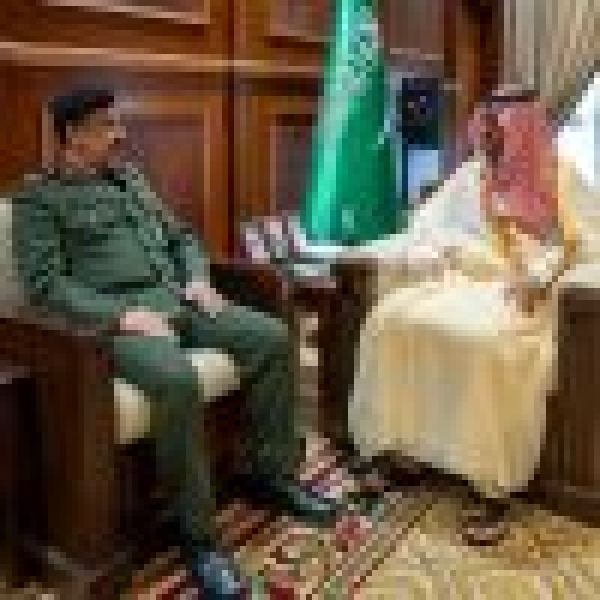 نائب أمير حائل يستقبل مدير إدارة سجون المنطقة نائب أمير حائل يستقبل مدير إدارة سجون المنطقة