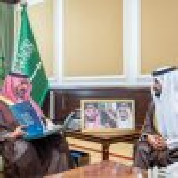 استعرض تقرير الإنجاز السنوي للعام التدريبي 1447هـ نائب أمير تبوك يستقبل مدير التدريب التقني والمهني بالمنطقة استعرض تقرير الإنجاز السنوي للعام التدريبي 1447هـ نائب أمير تبوك يستقبل مدير التدريب التقني والمهني بالمنطقة