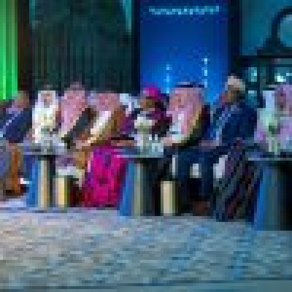 رئيس ديوان المظالم يقر إطار حوكمة الذكاء الاصطناعي رئيس ديوان المظالم يقر إطار حوكمة الذكاء الاصطناعي