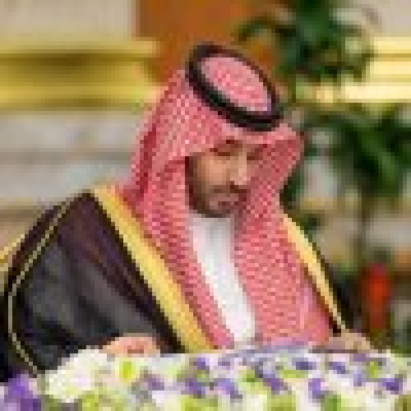 مجلس الوزراء ي صدر عدد ا من القرارات ويناقش القضايا المحلية والدولية ويتخذ ما يلزم حيالها