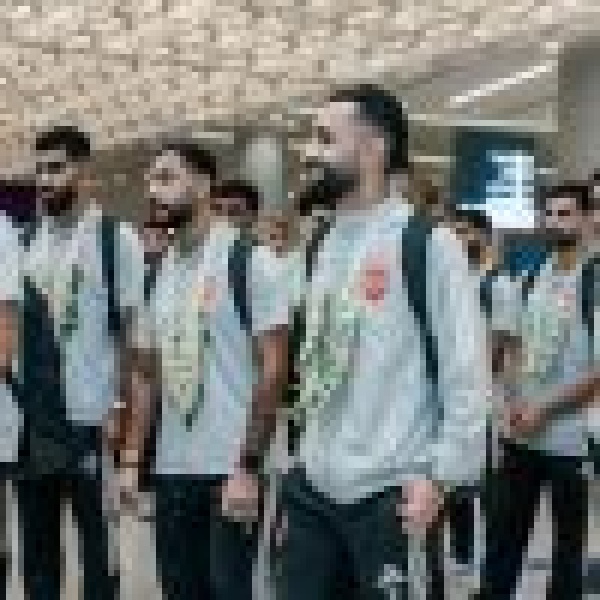 وصول المنتخب البحريني إلى جدة للمشاركة في كأس الخليج 27