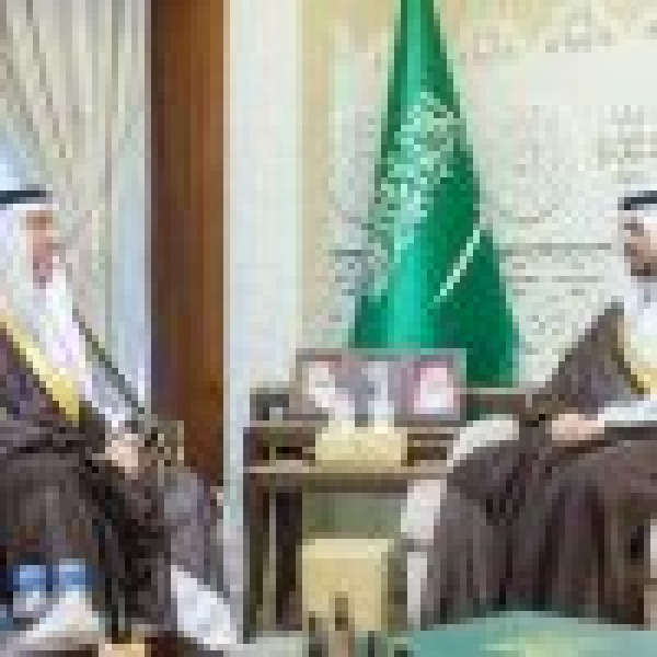 اط لع على خطتها للعام الجامعي 1448هـ نائب أمير الشرقية يستقبل رئيس جامعة الملك فيصل ووكلاءها اط لع على خطتها للعام الجامعي 1448هـ نائب أمير الشرقية يستقبل رئيس جامعة الملك فيصل ووكلاءها