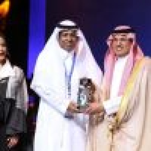 المملكة تتو ج بجائزة الإذاعة في المهرجان العربي الـ26 بتونس المملكة تتو ج بجائزة الإذاعة في المهرجان العربي الـ26 بتونس