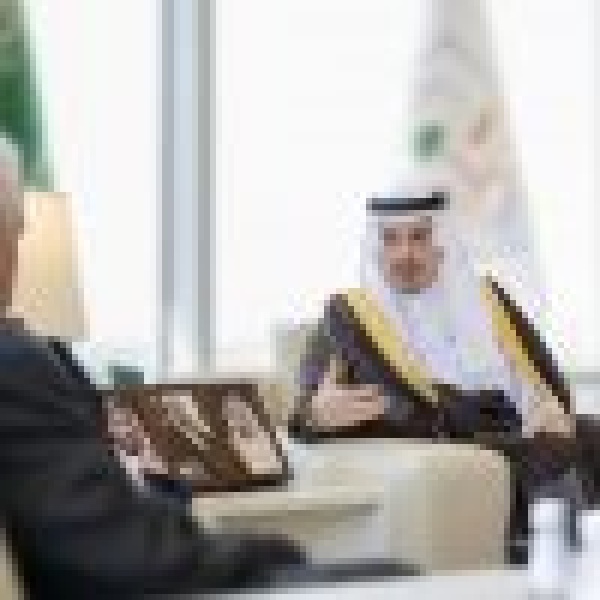 رئيس ديوان المظالم يستقبل كبير المستشارين القضائي ين لدى حكومة المملكة المتحدة