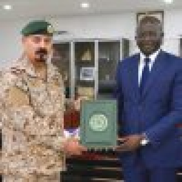 وزير القوات المسلحة السنغالي وأمين عام التحالف الإسلامي العسكري لمحاربة الإرهاب يبحثان تعزيز التعاون وزير القوات المسلحة السنغالي وأمين عام التحالف الإسلامي العسكري لمحاربة الإرهاب يبحثان تعزيز التعاون