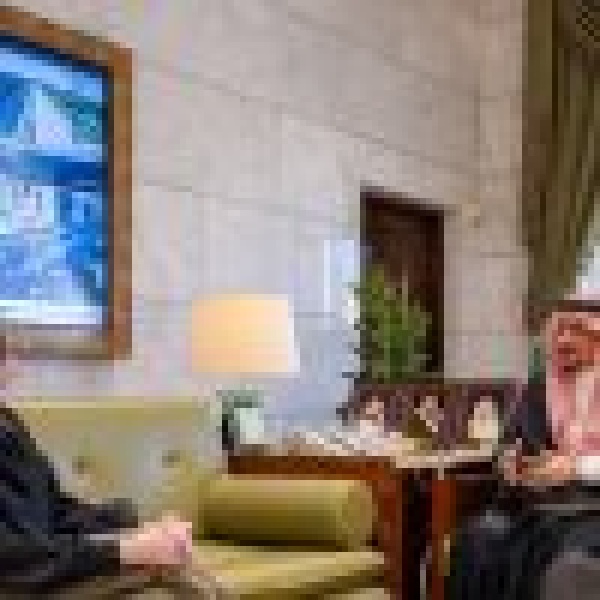 أمير الرياض يستقبل القائمة بالأعمال في السفارة الأمريكية لدى المملكة أمير الرياض يستقبل القائمة بالأعمال في السفارة الأمريكية لدى المملكة