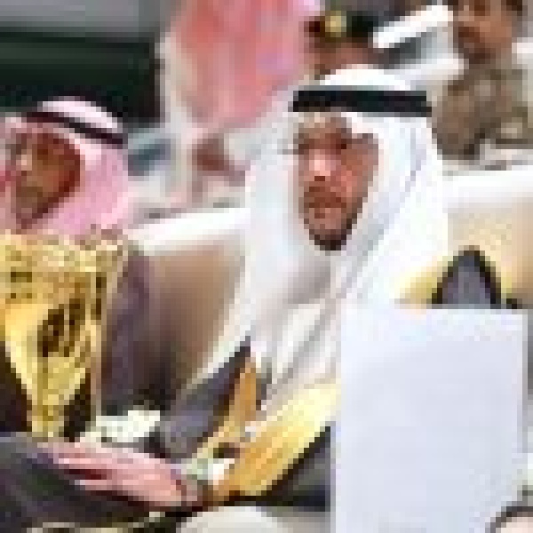 نائب أمير المدينة المنورة يتو ج الفائز بكأس فزعة للمتطوعين